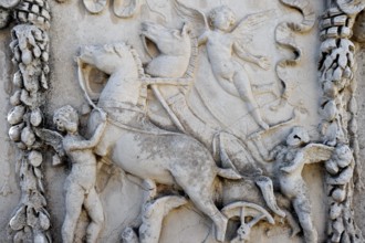 Relief on the sacred altar of Romulus and Remus, Sacello dell' Ara di Romolo e Remo, angel,