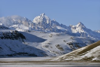 Grand Teton... Jackson Hole (Greater Yellowstone Area, North America), view over the National Elk