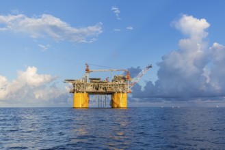 Offshore petroleum drilling rig in the Gulf of Mexico