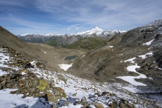 View at the Kesselkeessattel, mountain landscape with Kesselkeessee, snow-covered summit of the