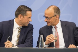 Olaf Lies (SPD, Minister President of Lower Saxony) and Federal Chancellor Merz (CDU, Federal
