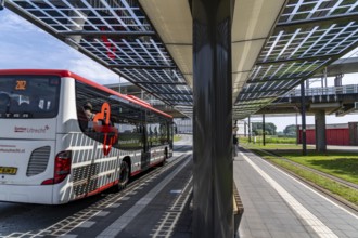 New bus and tram stops at Science Park Utrecht, Utrecht University, the stops have been redesigned,