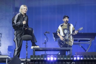 Emily Armstrong (singer) and Mike Shinoda (singer and bassist) from Linkin Park live on From Zero