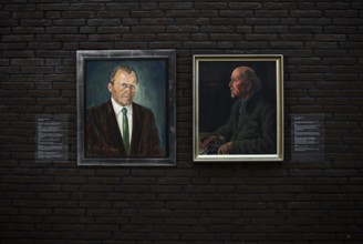 Portraits of Professor Dr Bernhard Hauff, interior photograph, Urwelt-Museum Hauff, Museum,