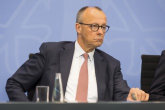Federal Chancellor Merz (CDU, Federal Chancellor) during a press conference after the consultation