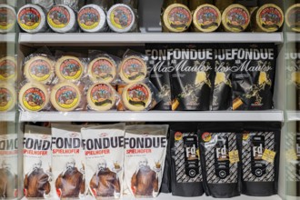 Tete de Moine Fondue display shelf