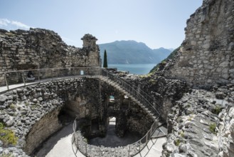 Bastione viewpoint, old Venetian fortress, Riva del Garda, Italy, Europe