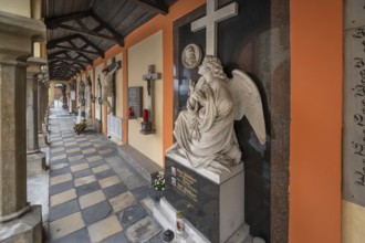 Grave arcades in the cemetery of the parish church of St Peter and Paul, Kirchstraße 25, Telfs,