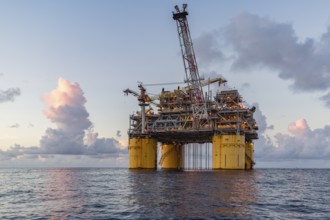 Offshore petroleum drilling rig in the Gulf of Mexico