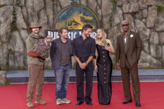 Director Gareth Edwards, Jonathan Bailey, Scarlett Johansson and Mahershala Ali at the German