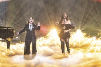 Marianne Rosenberg and Conchita Wurst with the song Er gehört zu mir at the Beatrice Egli Show in