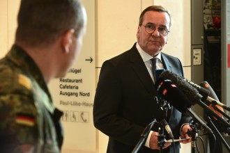 Defence Minister Boris Pistorius (SPD) informs media representatives about the increase in the