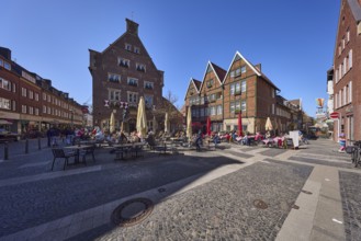 Gasthaus Großer Kiepenkerl, outdoor area of a restaurant, brick building, pedestrian zone, blue