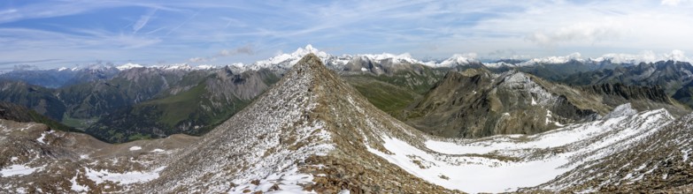 Mountain panorama, summit Böses Weibl, view of mountain landscape with snow-covered summit of the