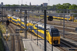 Rail transport in the Netherlands, Nederlandse Spoorwegen, Intercity train, double-decker IC VIRM,