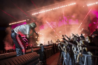 Emily Armstrong, lead singer of Linkin Park live on From Zero World Tour 2025 at the Olympiastadion