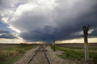 Prairie Storm Clouds Canada Saskatchewan Summer Warnings