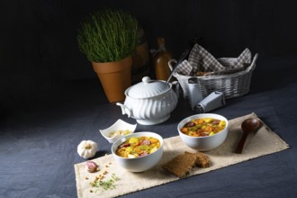 Savoury pea soup according to grandma's recipe