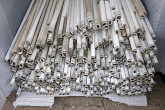 Recyclable fluorescent tubes