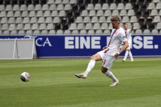 Alexander Sorge (Kickers Offenbach) scored to equalise 1:1 in the match of the Football-RL SW
