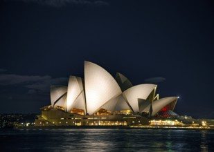 Sydney opera house landmark at night in australia