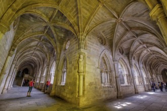 Claustro, construido entre 1317 y 1340, estilo gótico, catedral de Évora, Basílica Sé Catedral de
