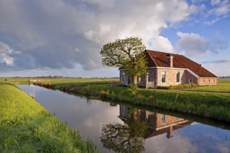 Cozy and charming farmhouse by river, Groningen, Netherlands