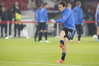 Football match, captain Marten DE ROON Atalanta Bergamo taking a shot and warming up in front of