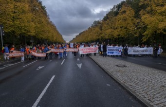 Germany, Berlin, 28.10.2023, Climate activists protest with mass occupation, Climate activists