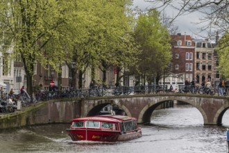 Bridge over the canal, Berenstraat, Amsterdam, Netherlands