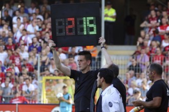 First major assignment in international professional football: Referee Tobias Döring (Klengen) on