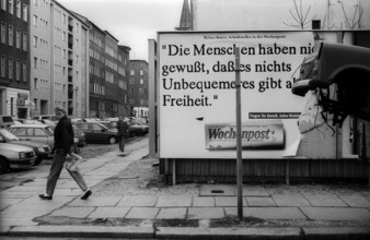 Germany, Berlin, 03.04.1992, The people did not know that there is nothing more uncomfortable than