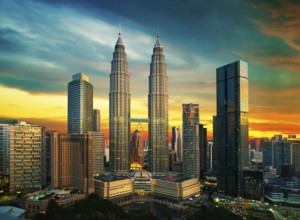 Kuala Lumpur Skyline in der Nacht