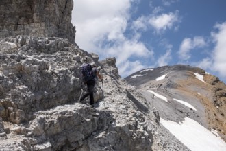 Route of ascent to the Taillon, 3144 meters, French Pyrenees, France, Europe