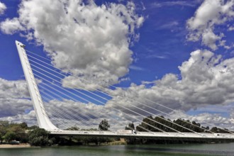 Puente del Alamillo, Alamillo Bridge, over the Guadalquivir River, built as part of the