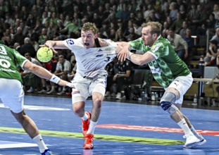 Handball, Daikin HBL, Fuechse Berlin - HSV Hamburg f.l. Moritz Sauter (HSV Hamburg), Max Darj