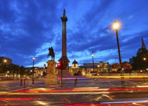 London Trafalgar Square sunset Nelson column in England