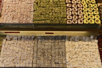 Sale, Sweets, Istiklal Caddesi shopping street, Beyoglu, Istanbul, European part, Istanbul