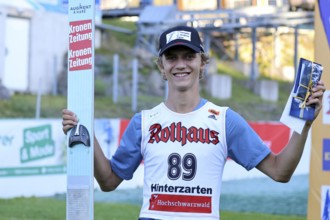 Hannes Landerer (SV Innsbruck Bergisel/Austria) had a good laugh after his opening victory at the