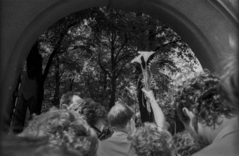 Germany, Berlin, 16 May 1992, Marlene Dietrich's funeral at the Waldfriedhof cemetery in Friedenau,