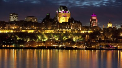 Quebec by night