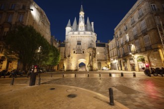 Night view of the Porte Cailhau or Porte du Palais. The former town gate of the city of Bordeaux in