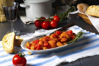 Gigantes Plaki Baked beans in tomato sauce