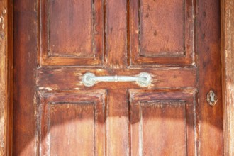 Door handle, wooden door, detail, Perissa, island of Santorini, Cyclades, Greece, Europe