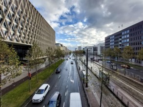 Antwerp, Belgium, November 5th 2023: View on easy traffic on Italielei in Antwerp and surrounding