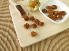 Dried physalis