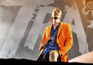 The band Trailerpark Alligatoah (buergerl.Lukas Strobel) at the Helene Beach Festival 2018