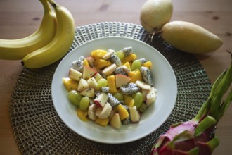 07.04.2019, Singapore, Republic of Singapore, Asia, Freshly prepared fruit salad with mango,
