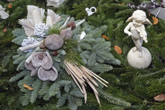 Grave decorations
