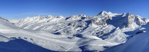 Finailköpfe, Ötztal Alps, Schnalstal glacier lifts, Kurzras, Schnalstal Valley, South Tyrol, Italy,
